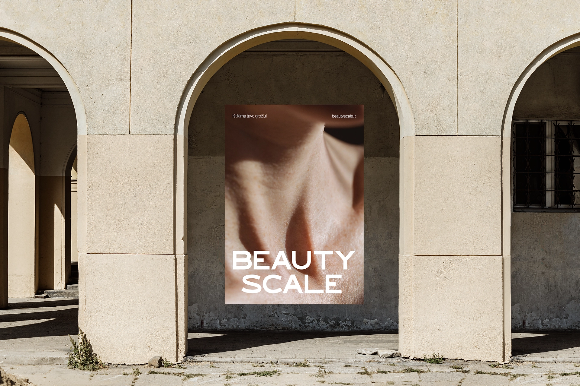 beauty scale plakatas
